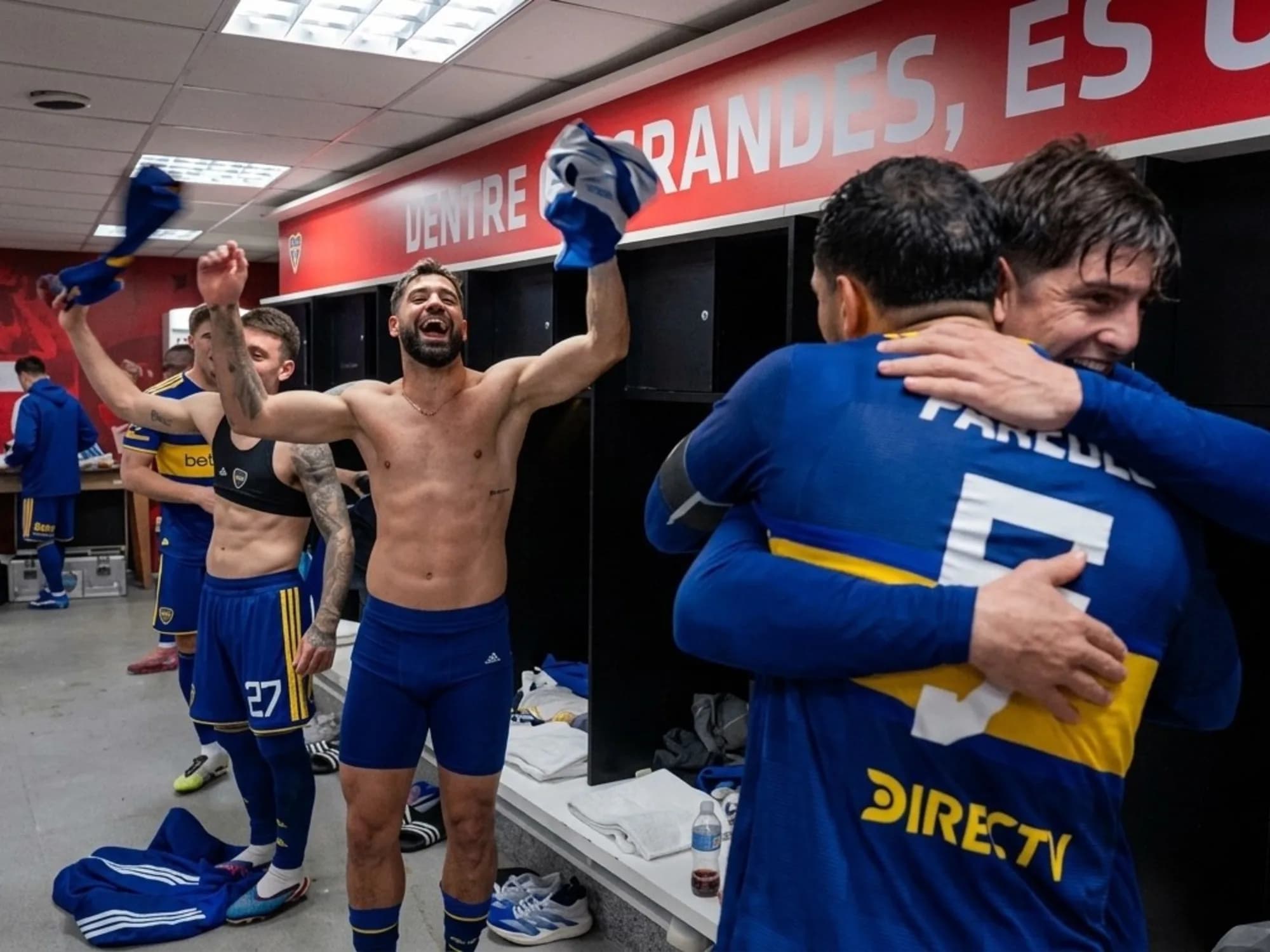 Paredes y un gesto en el vestuario del Morumbí que resume a este Boca