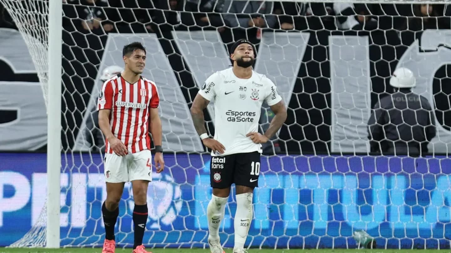 Definición de locos para Estudiantes: infantil mano, VAR, penal errado de Depay y clasificación a semis después de 17 años - TyC Sports