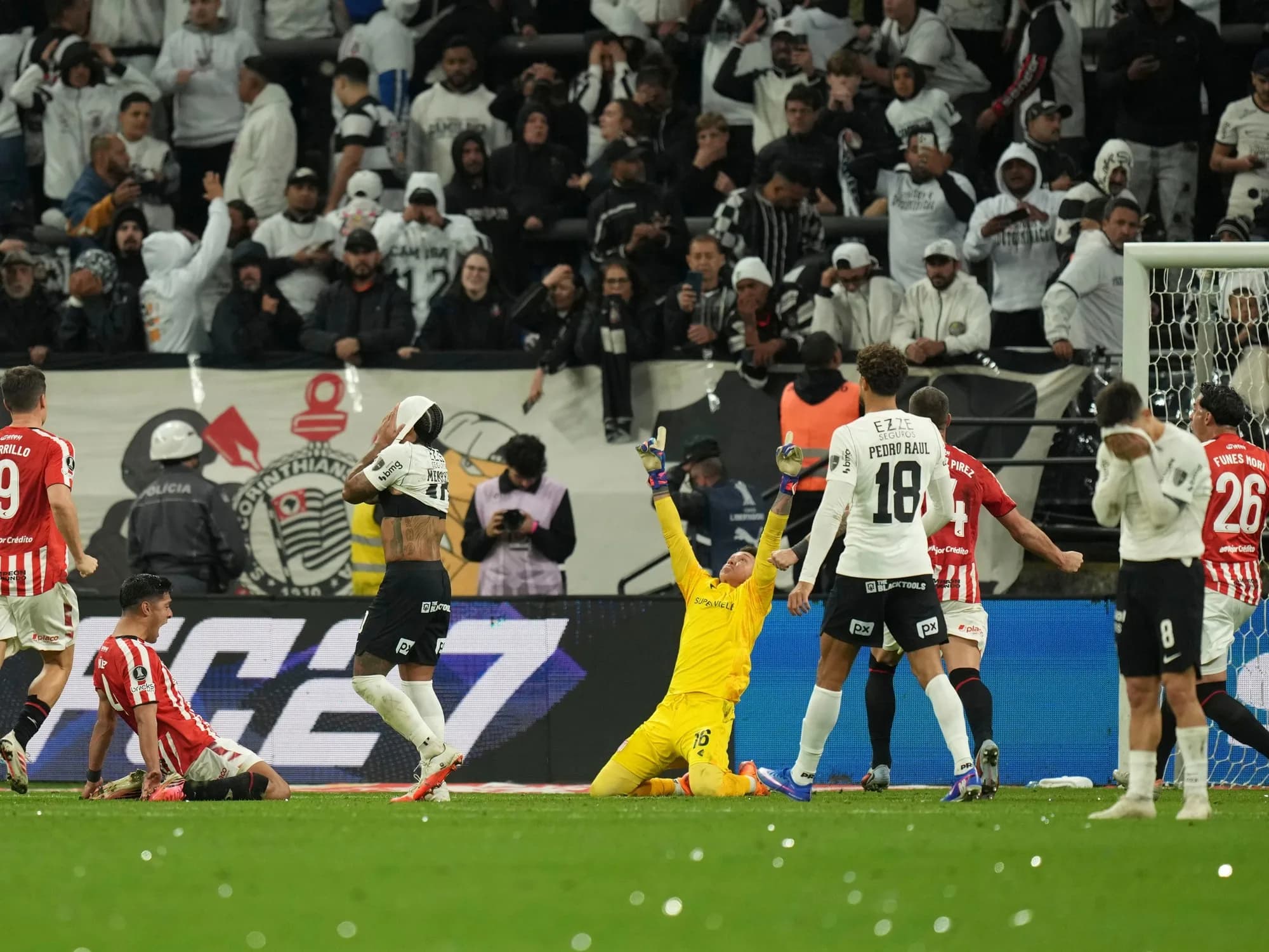 Estudiantes en semis de la Libertadores: el penal errado por Depay que aseguró la clasificación