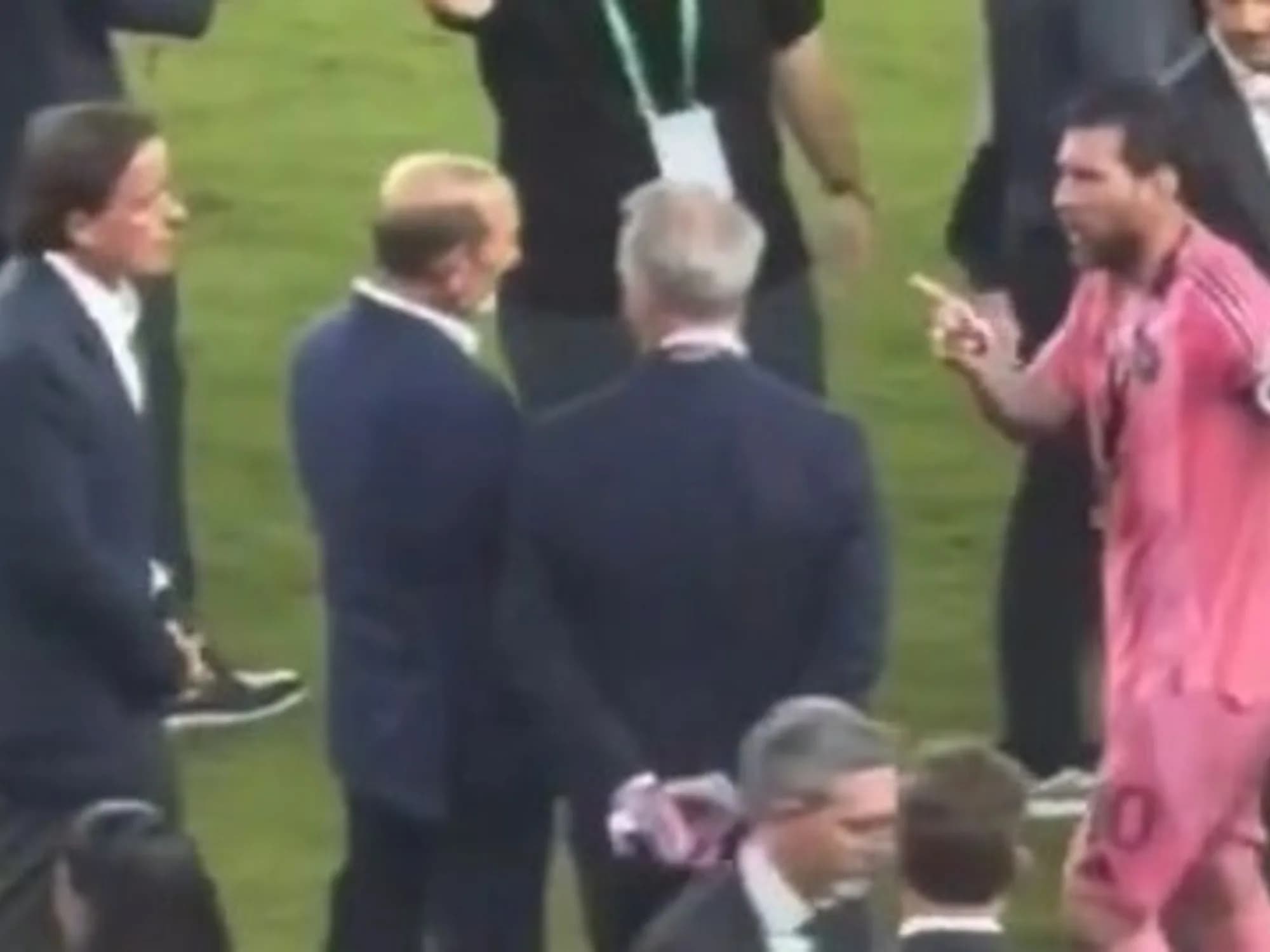 Video del fuerte enojo de Messi con el Comisionado de la MLS: "Conmigo no"