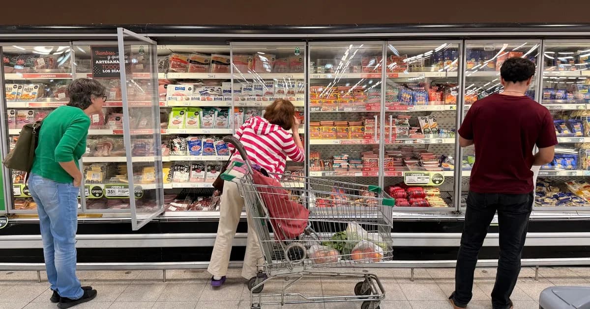 Sube la confianza del consumidor después de dos meses de caída: mejoras en el interior y en los sectores bajos