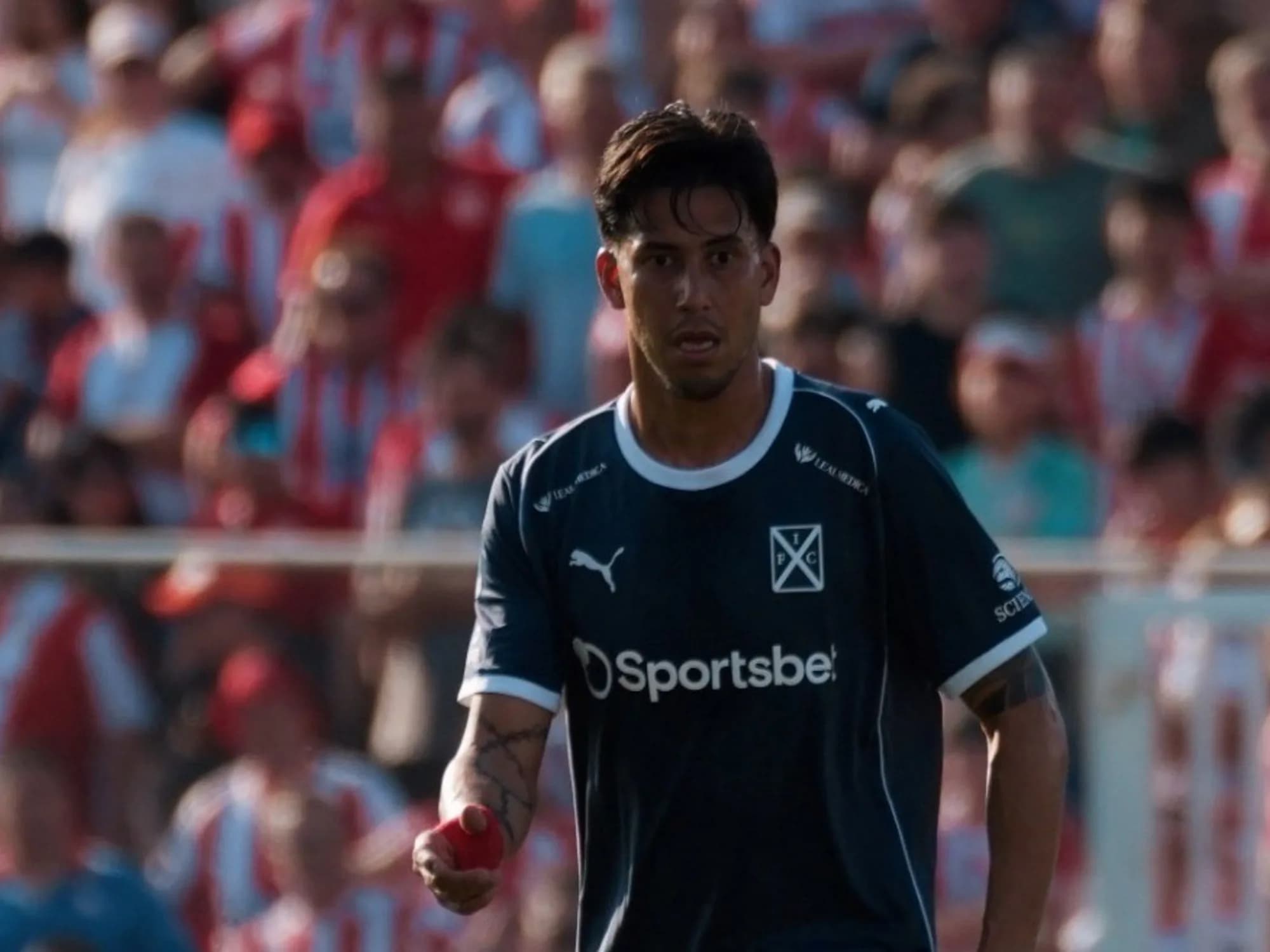 Meza, del mal recuerdo por el container a su primer gol tras volver a Independiente