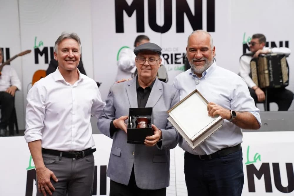 El Municipio reconoció a destacados músicos en una vigilia chamamecera