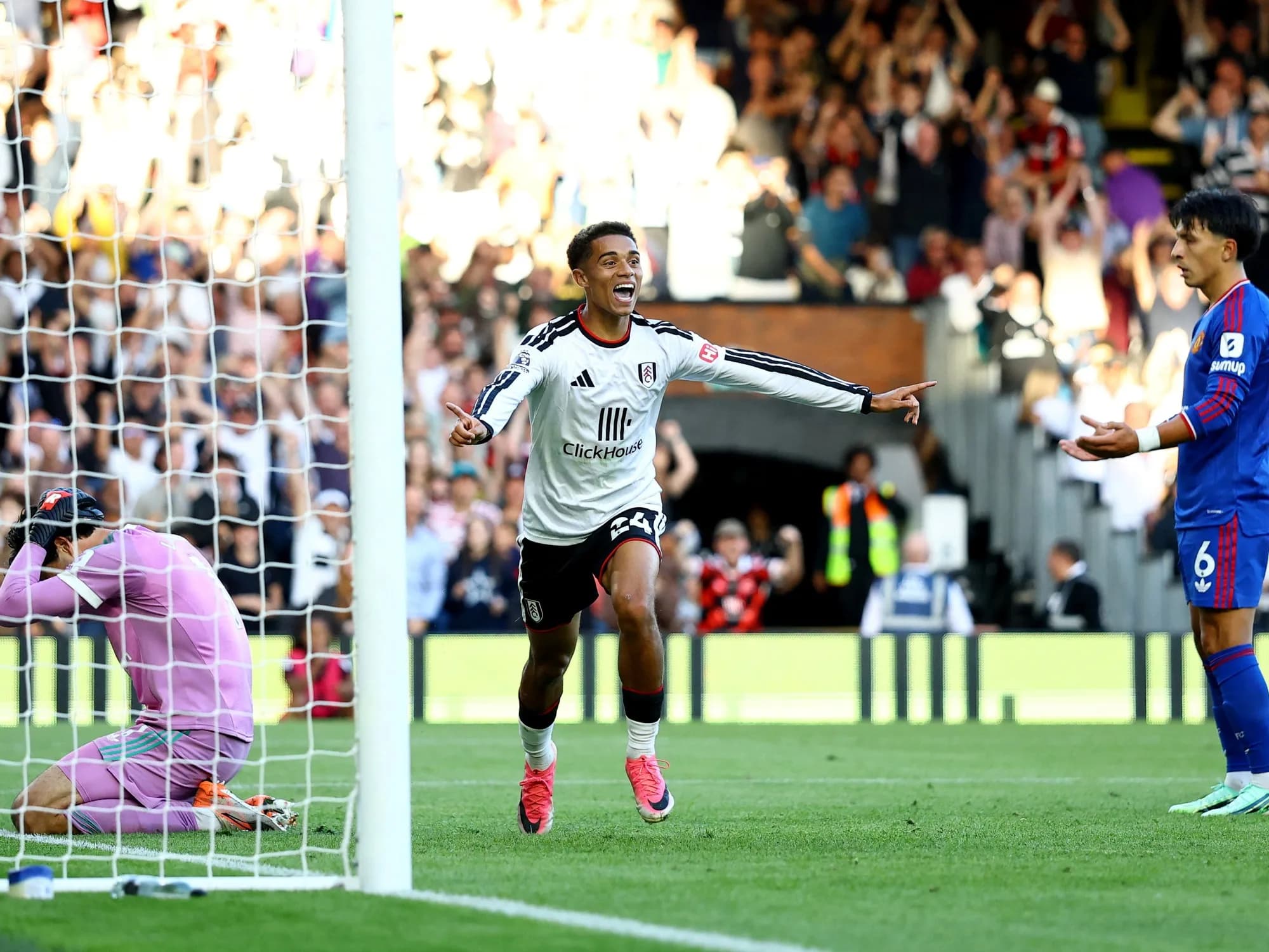 Con un gol en contra de Lisandro Martínez, el United pierde 1-0 ante Fulham