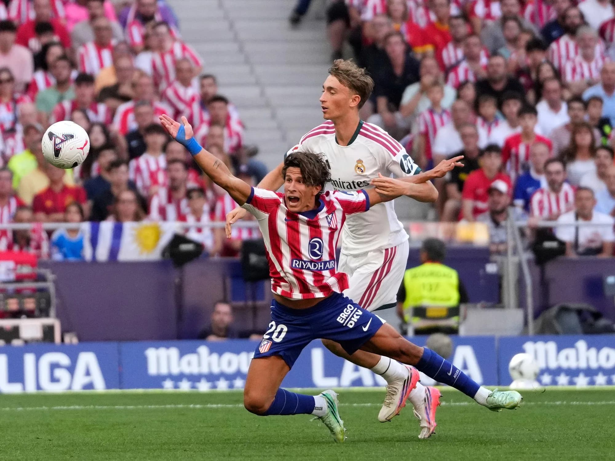 Súper Giuliano Simeone: le hicieron el penal, dejó al Real Madrid con 10 y sumó asistencia en el Atlético