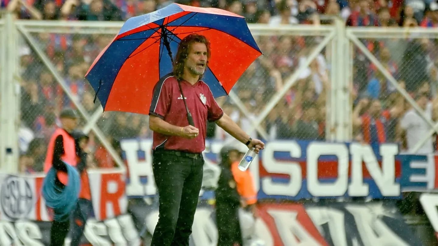 Sin luz, bajo un diluvio y con fiesta en las tribunas: así terminó San Lorenzo vs. Boca - TyC Sports