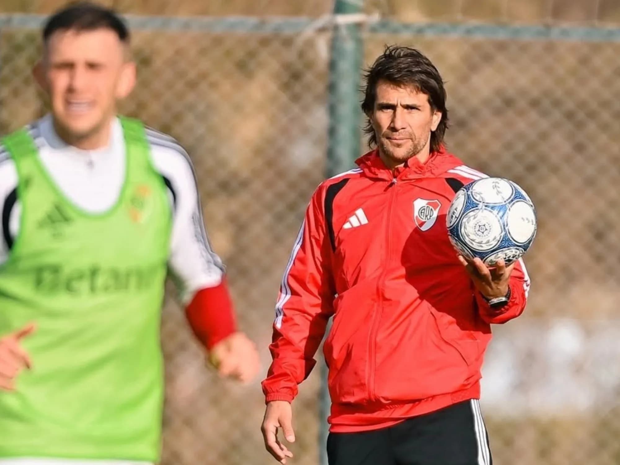 El plan de Ponzio con el plantel de River durante el parate por fecha FIFA