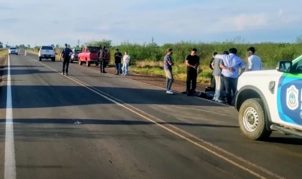 Un joven de 21 años murió tras caer de la caja de una camioneta