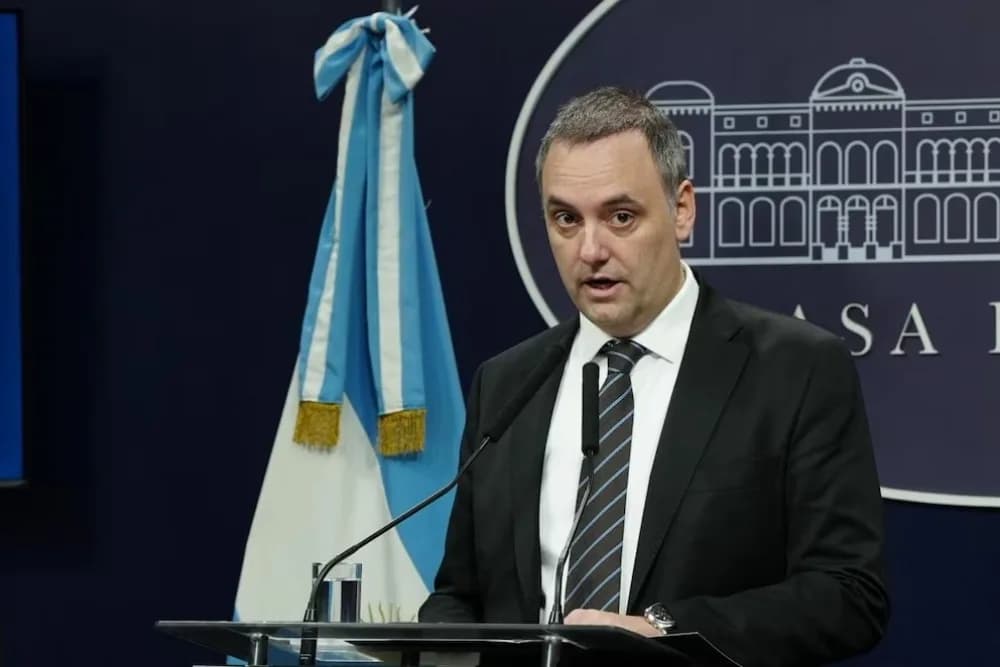Manuel Adorni justificó sus bienes: dijo que tenía ahorros por casi USD 600 mil en bitcoin
