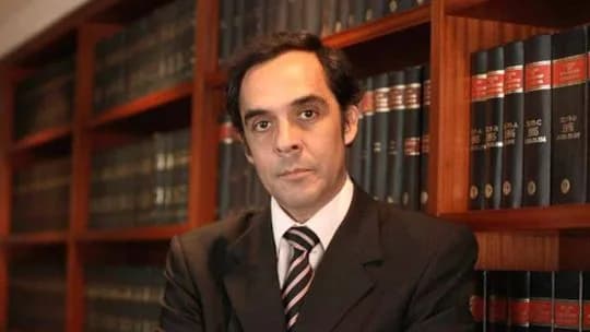 Un constitucionalista criticó el giro autoritario: “La ley de soberanía es un Caballo de Troya”
