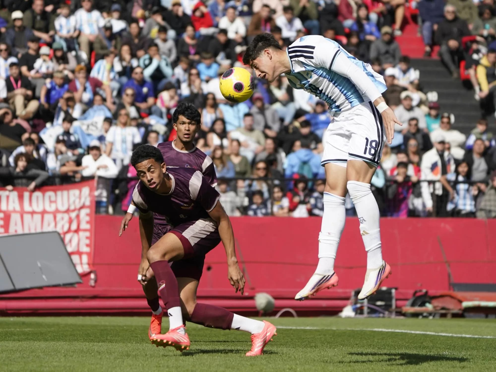 La Sub 19 lo empató sobre la hora y pasó a semi