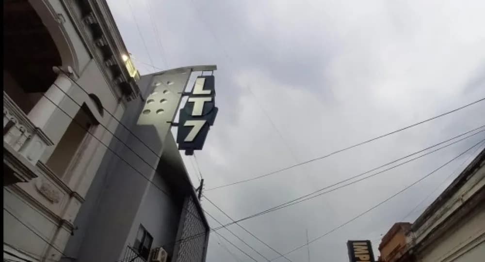 Robo en una radio local: investigan modus operandi de ladrones por las cámaras