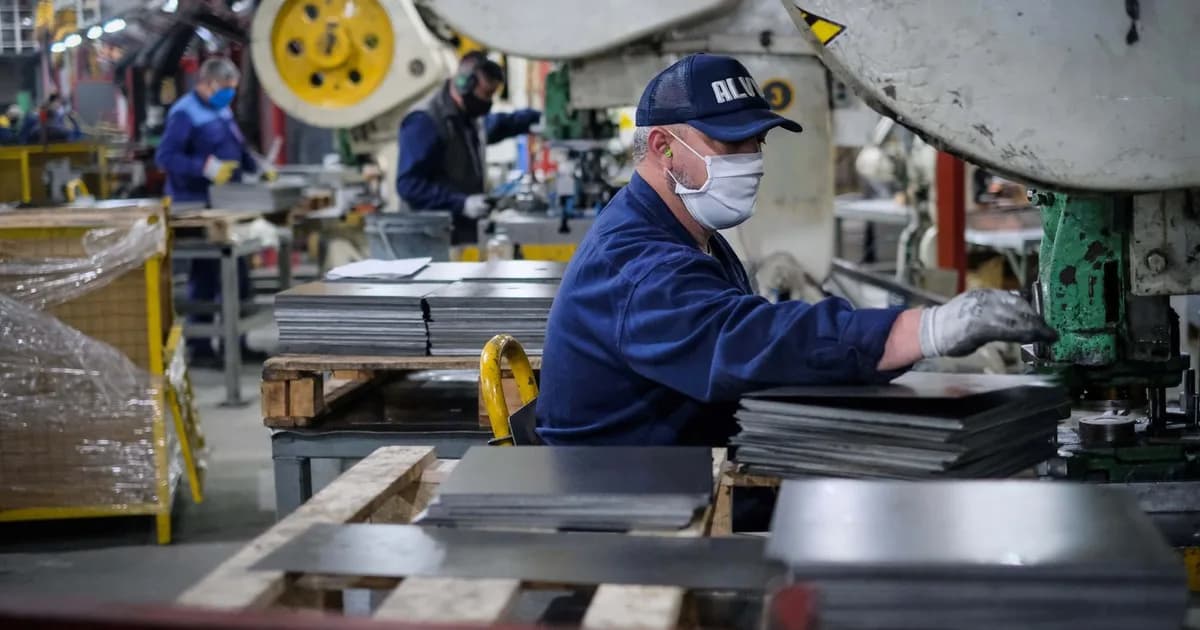 La industria metalúrgica cayó 6,1% en agosto y opera con menos de la mitad de su capacidad instalada