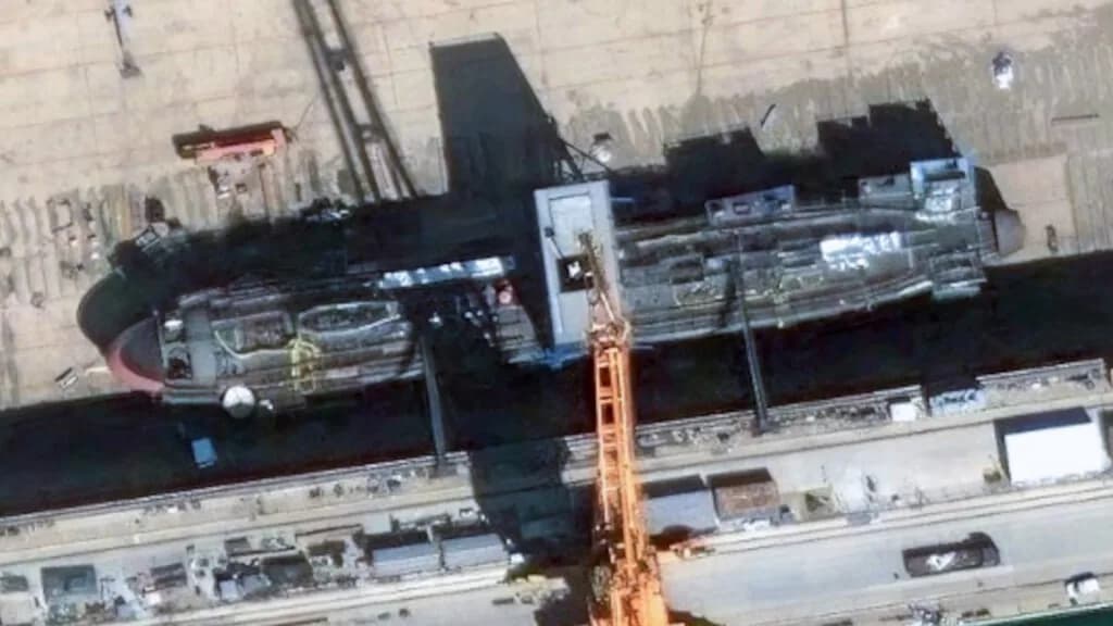 China está construyendo un submarino nuclear de 120 metros que no terminamos de entender. Los satélites y dos agujeros acaban de revelar por qué