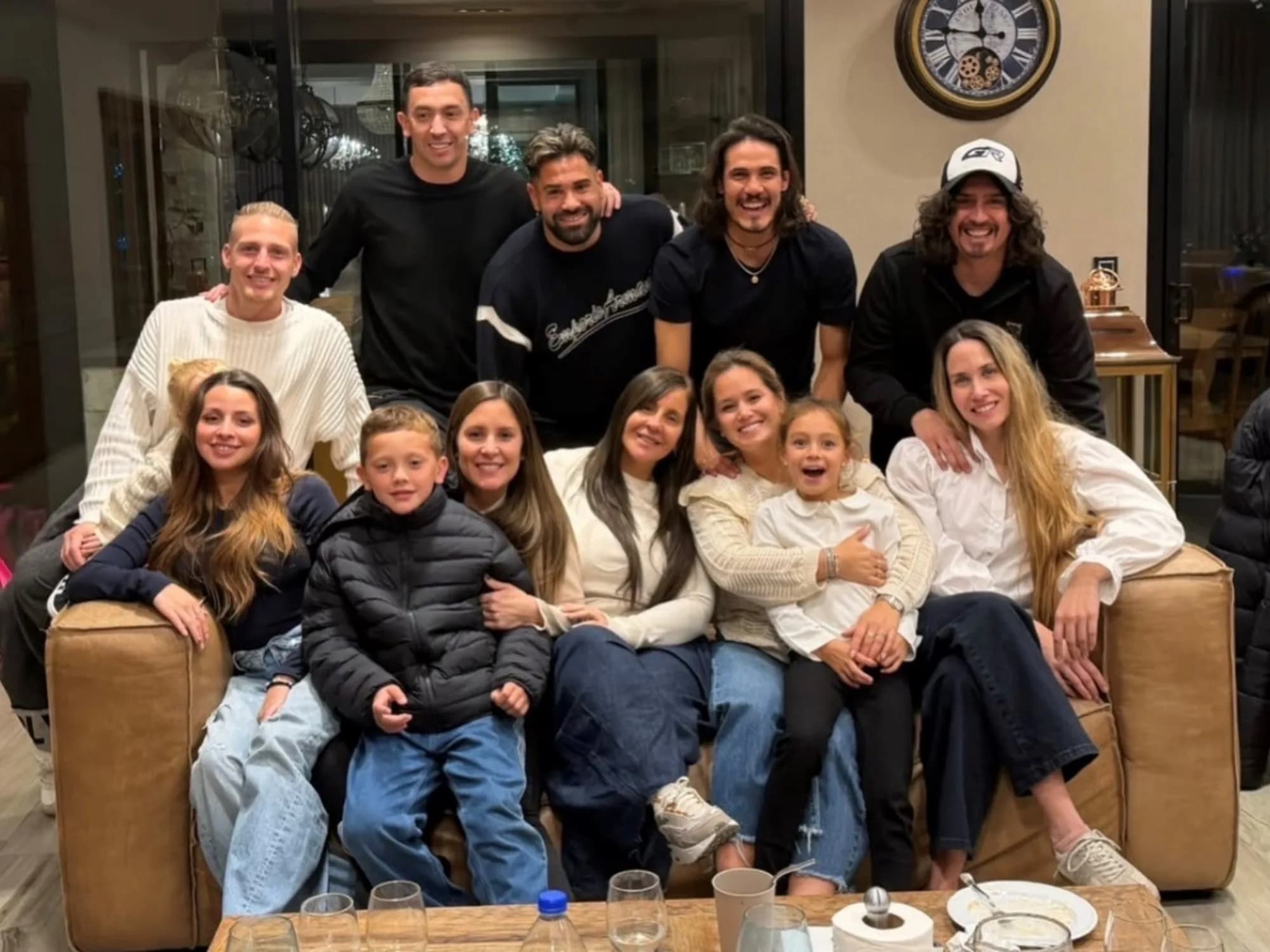 Cavani volvió al Mundo Boca: la reunión top con compañeros en el día libre del plantel