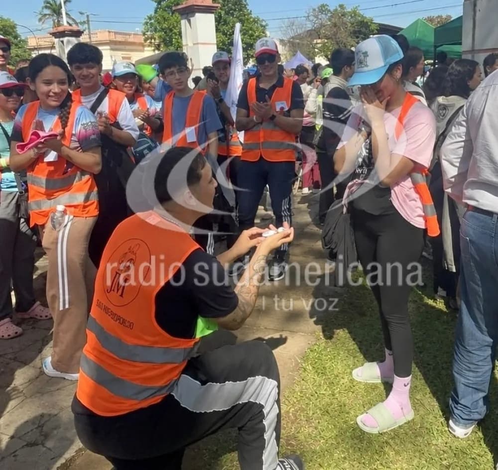 Peregrinación a Itatí: le pidió matrimonio frente a la Basílica