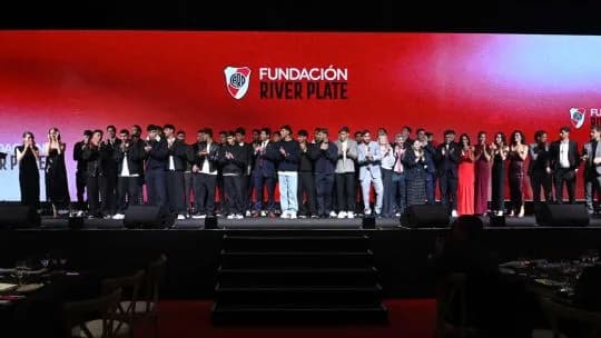Fundación River Plate celebró su XIII Cena Anual Solidaria bajo el lema "Jugar en el barrio, ganar en la vida"