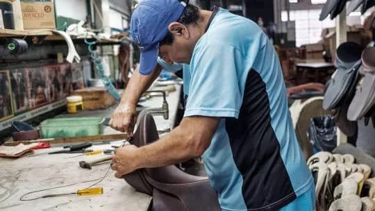 El modelo económico, ante un dato clave: el INDEC publica el EMAE y las consultoras anticipan una caída en julio