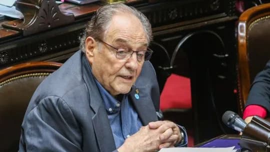 Carlos Heller: "California vota un impuesto del 5% a los 200 más ricos para financiar su salud"