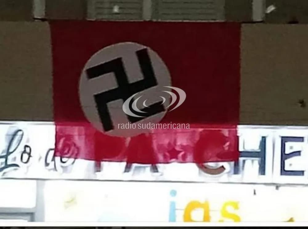 Chaco: allanaron una casa por una bandera con una esvástica