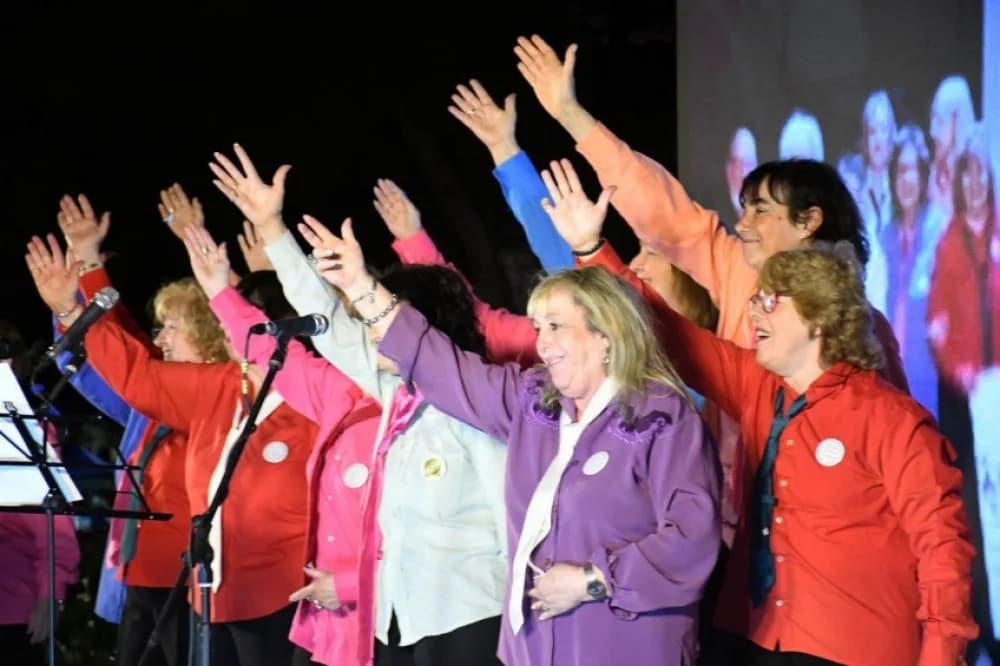 Inició la primera jornada del Coro de Adultos Mayores en el Anfiteatro
