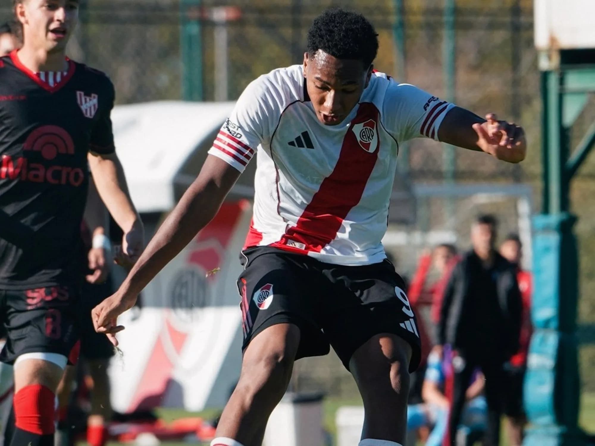 Con refuerzos de Primera y bajas, todo lo que se juega la Reserva de River en el superclásico