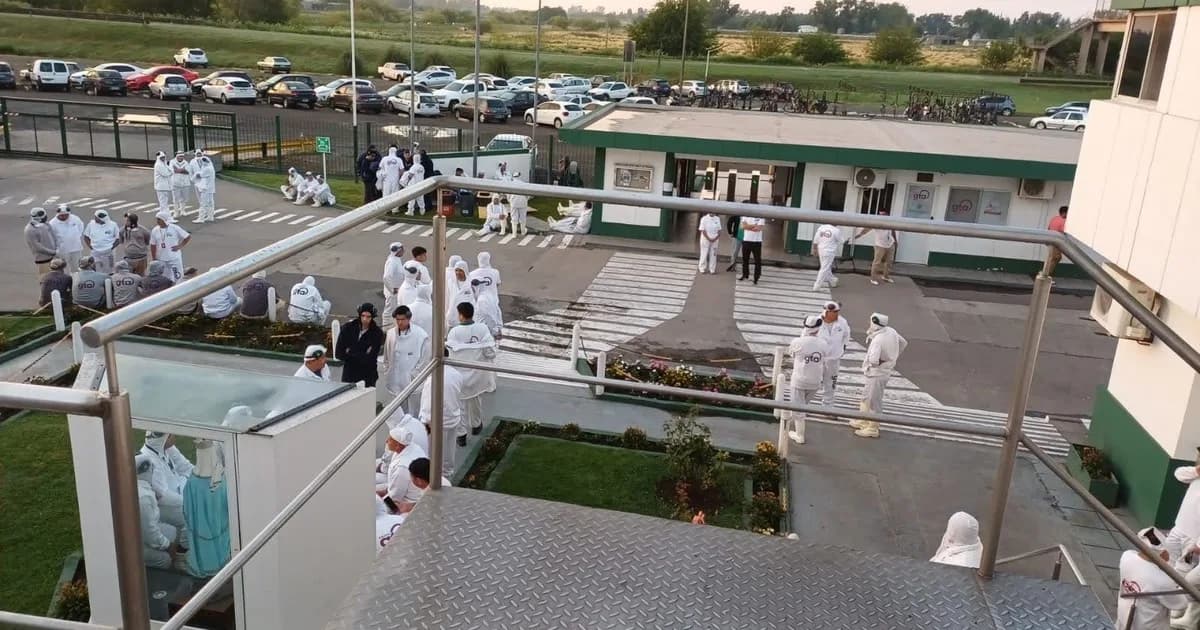 “Están trabajando gratis”: se reactivó parte de una planta paralizada de Granja Tres Arroyos, mientras crece la incertidumbre por la caída de la conciliación obligatoria