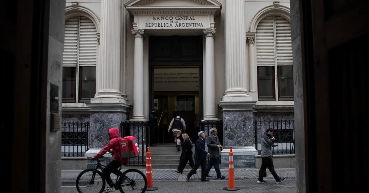 El Gobierno pagó US$ 800 millones al FMI y el BCRA terminó la jornada sin comprar reservas