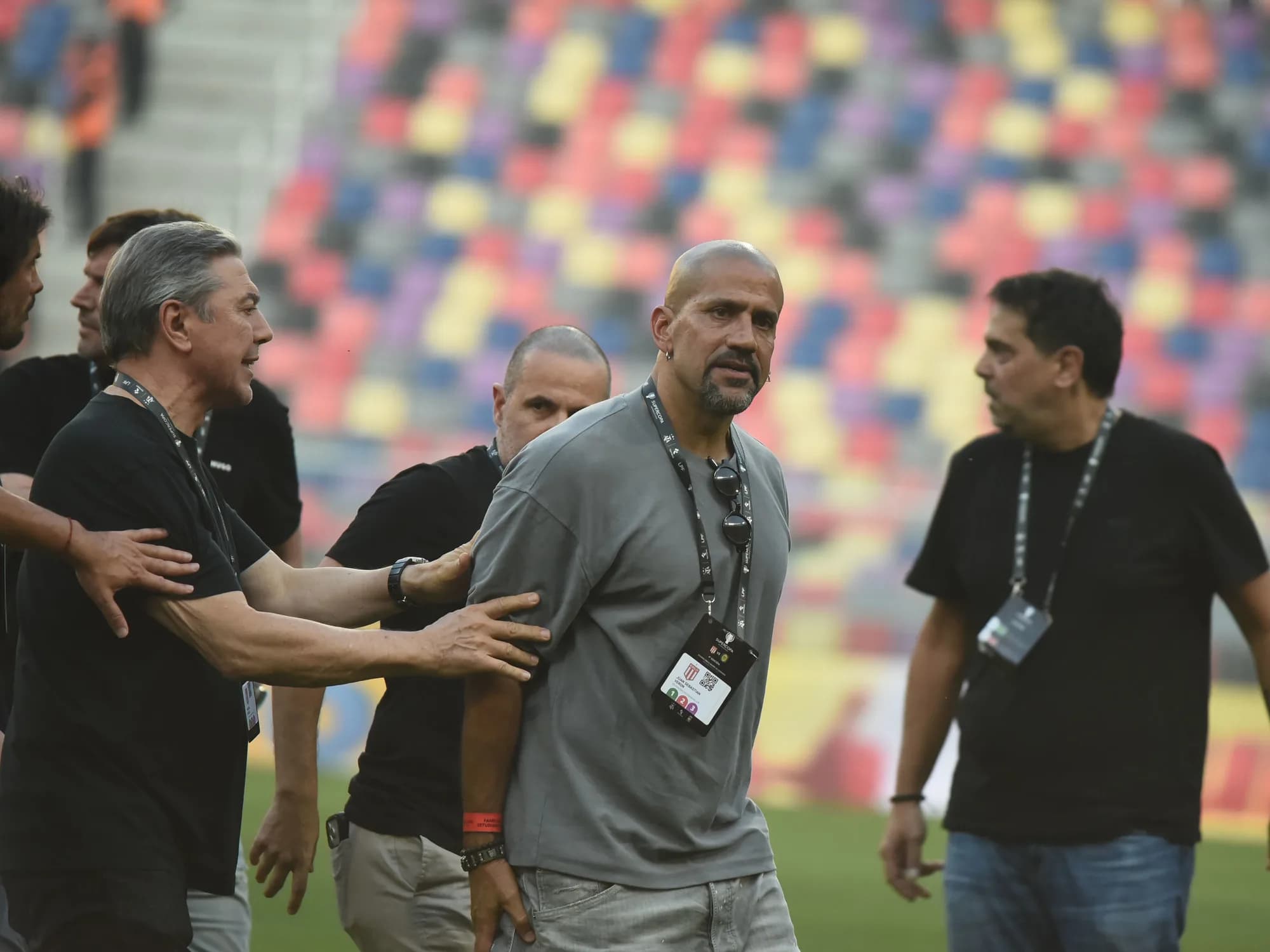 El día de furia de Verón en la final Estudiantes vs. Central: aplausos irónicos, stories en redes y el cara a cara con Herrera