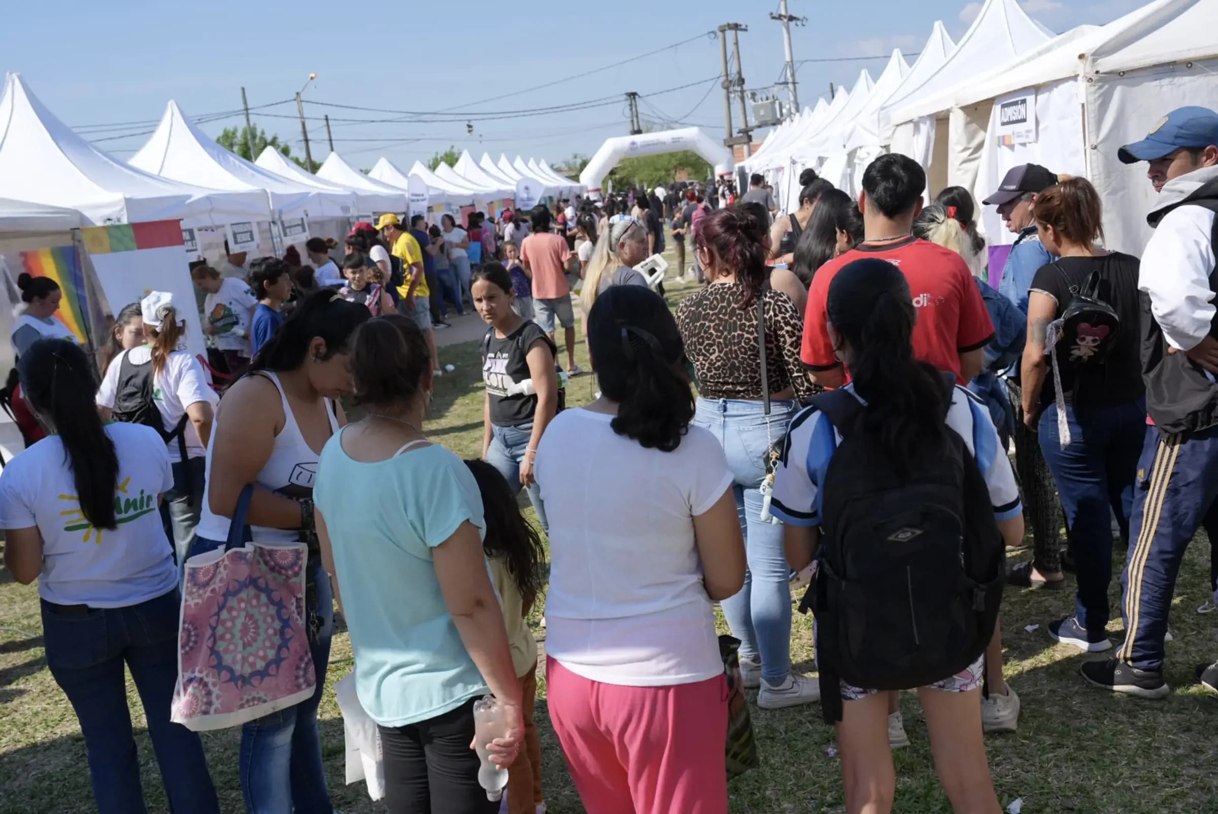 Corrientes Cerca atendió a más de 400 vecinos en el barrio Pirayuí