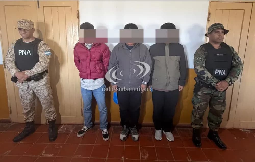 Turistas chinos fueron expulsados del país por Paso de los Libres