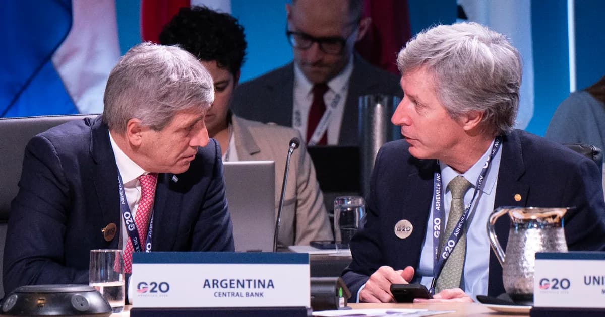 Alerta por el dólar: la cobertura cambiaria se acerca a niveles de las elecciones del 2025