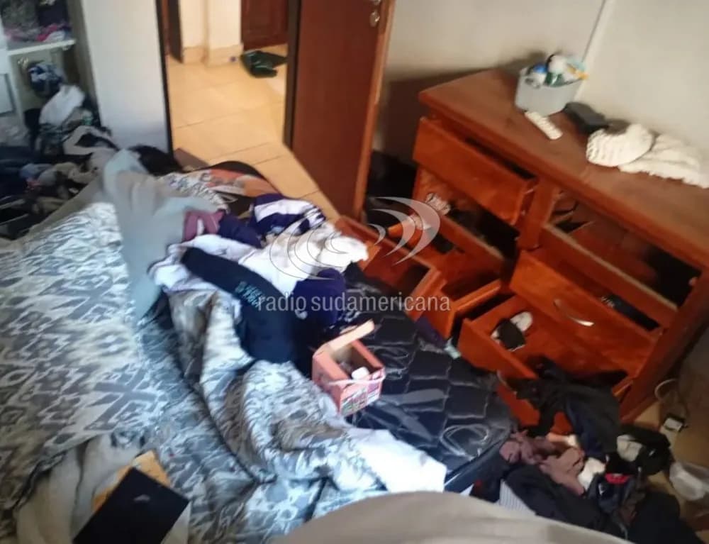 Portada de video: En plena tarde, desvalijaron la casa de pareja de periodistas