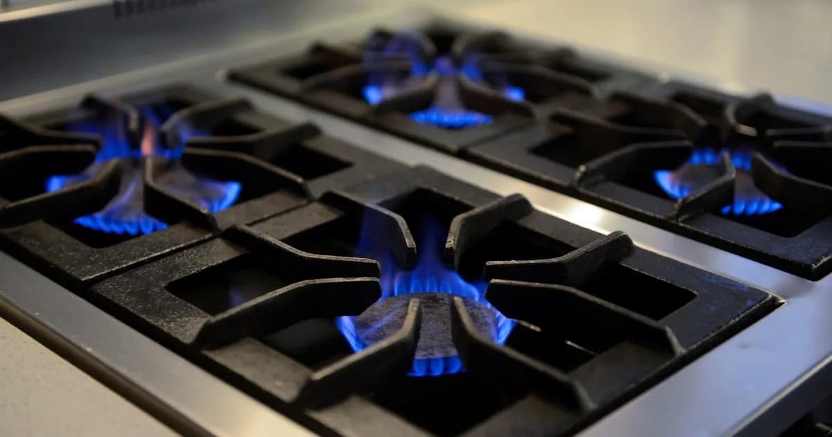 Tarifas de luz y gas: octubre llega con nuevos aumentos y se prepara una mayor quita de subsidios