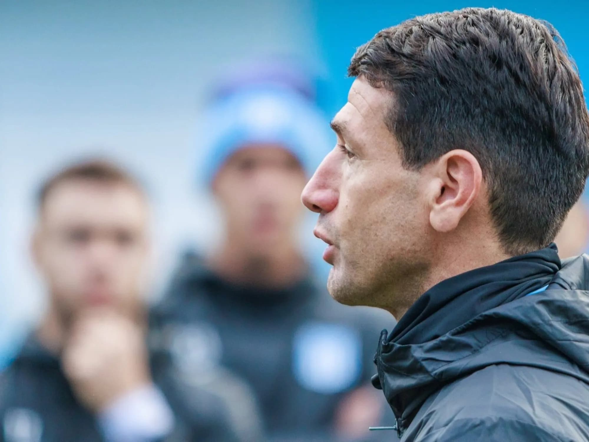 Chirola Romero asume como interino en Racing: su estilo de juego y qué juvenil subió a Primera