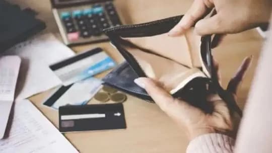 Se interrumpió la suba de la morosidad, pero todavía se mantiene en niveles récord