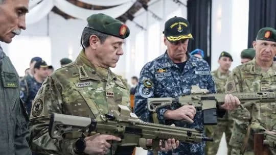F-16, fusiles y tanques: las Fuerzas Armadas avanzan con la incorporación de nuevo equipamiento militar