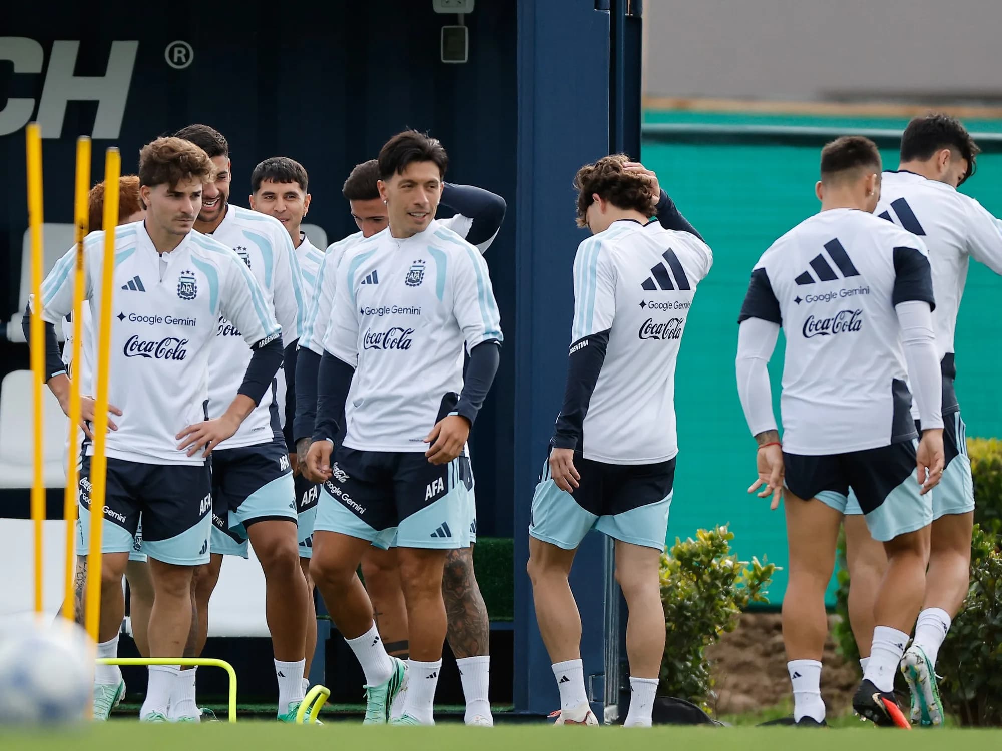 A qué hora juega hoy la Selección Argentina vs. Bolivia y por dónde se puede ver EN VIVO el partido