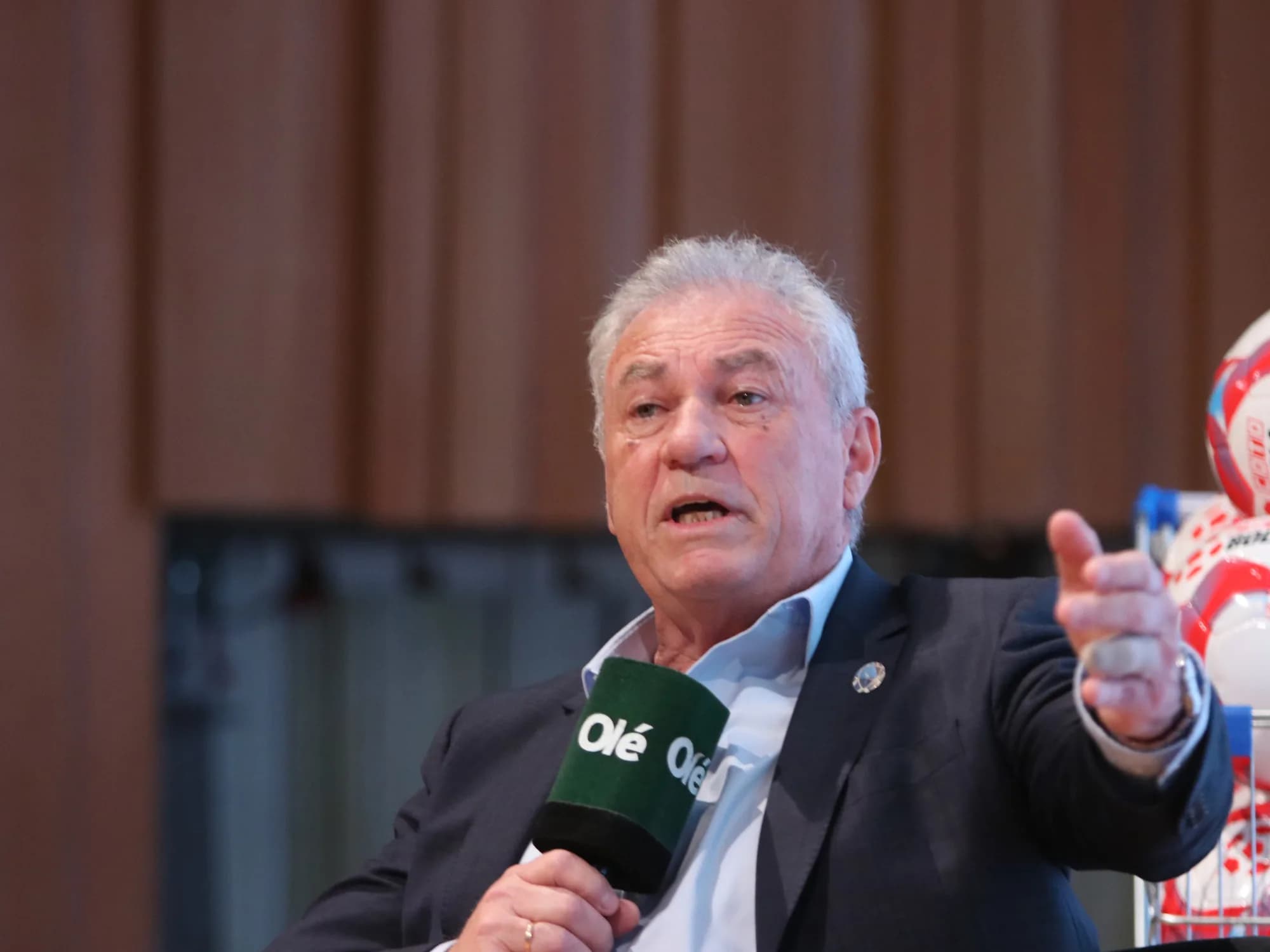 Nery Pumpido en el Summit: "Tenemos que ser campeones de todo", la importancia de la formación y su idea de romper con "el fútbol aburrido"