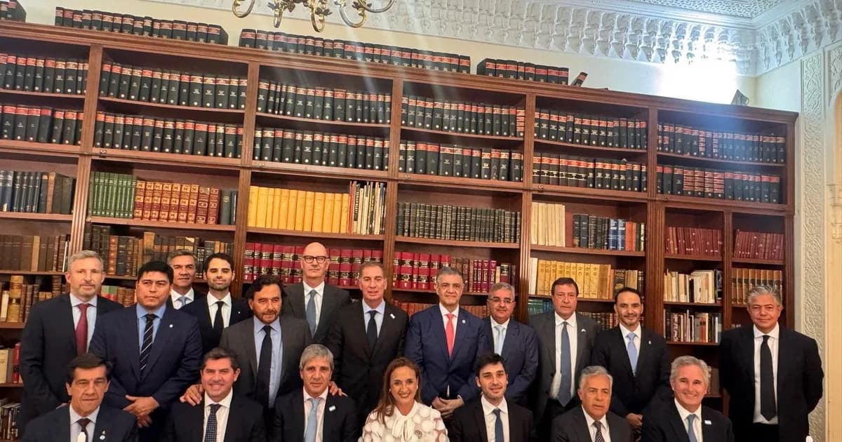 Cumbre del Gobierno con gobernadores en París antes del inicio del Argentina Week: inversiones, Presupuesto y reforma electoral entre los puntos importantes