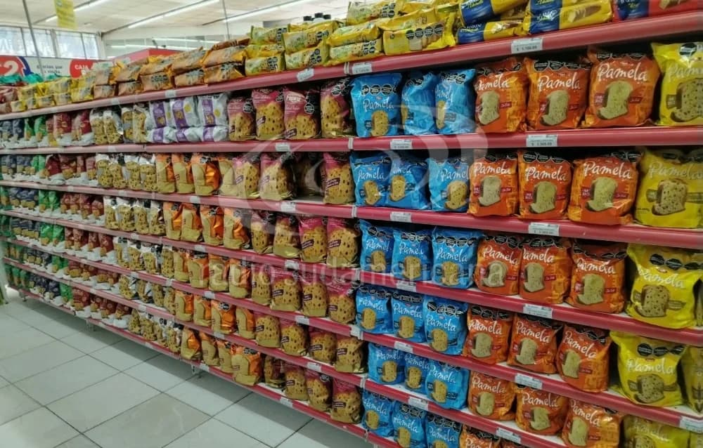 Pan dulce y budines ya se venden en supermercados de Corrientes