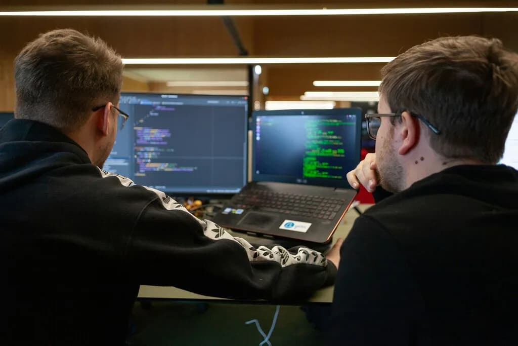 La IA está rompiendo todas las barreras de la ciberseguridad. Ha conseguido hackear a los hackers