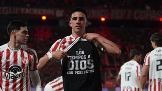 Instituto ganó, gustó, goleó y sigue puntero