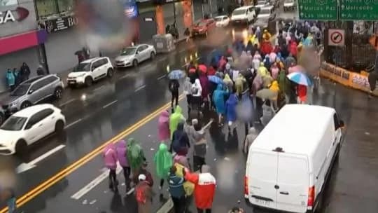 Miles de fieles peregrinan a Luján bajo la tormenta y García Cuerva destacó el entusiasmo por la visita del Papa