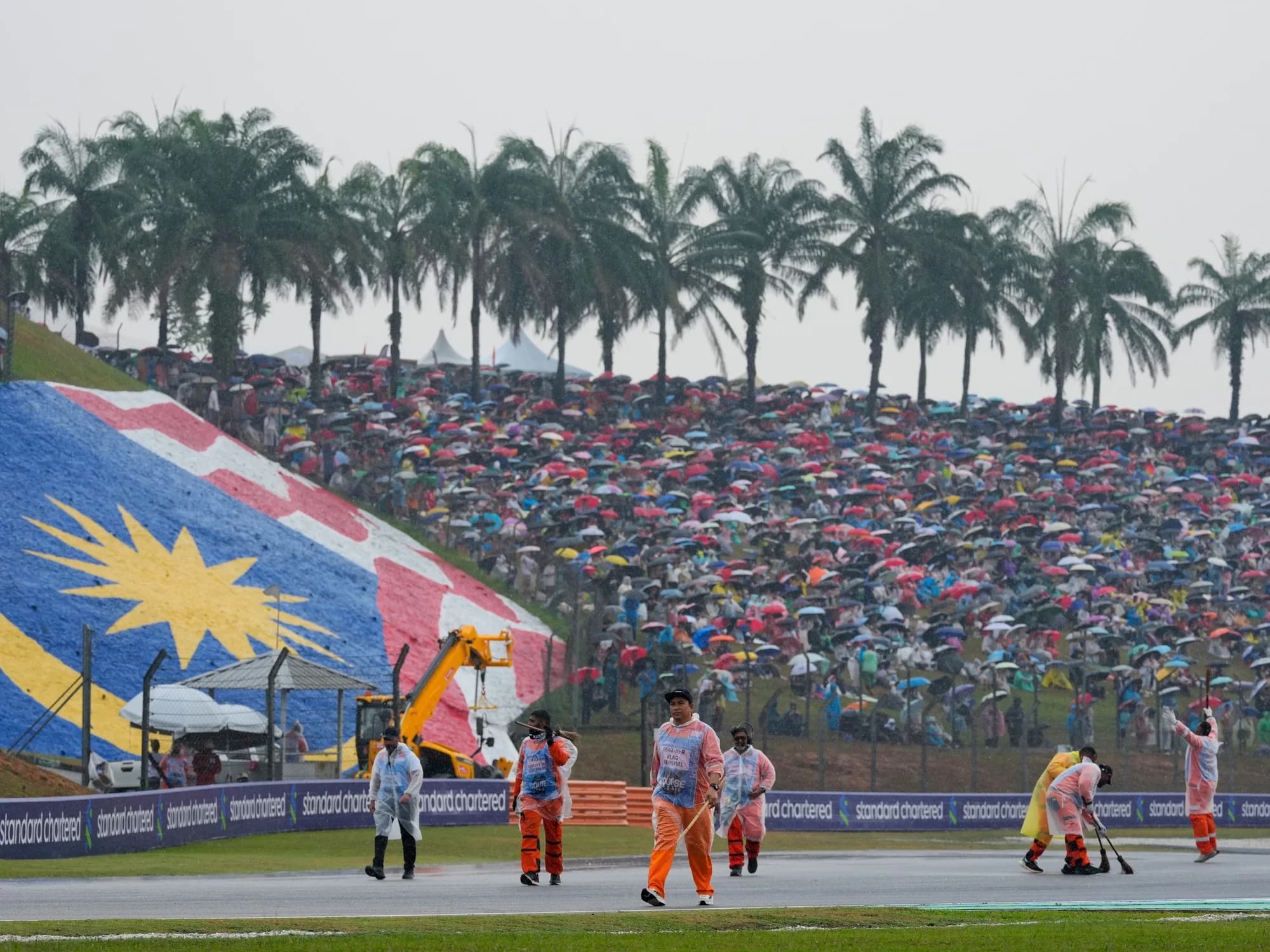 La lluvia amenaza la Fórmula 1 en Malasia: cómo se repartirán los puntos si la carrera no llega a las 56 vueltas