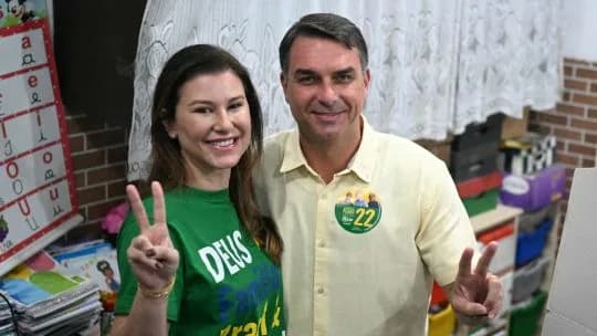 Flavio Bolsonaro y sus seguidores: las imágenes del bolsonarismo durante las elecciones en Brasil