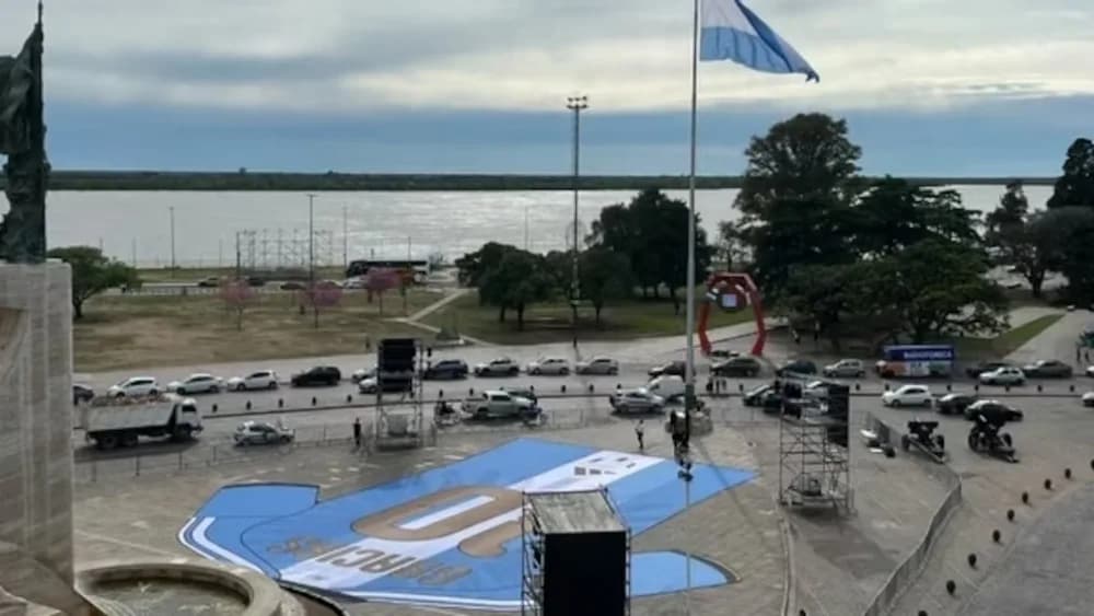 Una camiseta gigante: el homenaje a Lionel Messi en Rosario