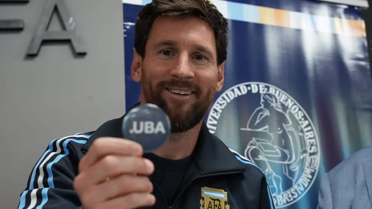 Dr. Lionel Messi: a horas de su partido despedida, recibió el máximo reconocimiento de la UBA - TyC Sports