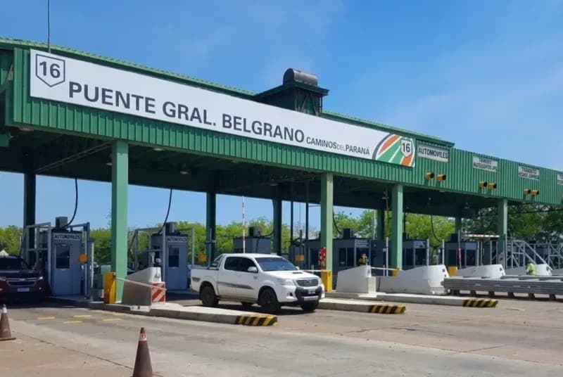 Barreras levantadas en el puente Corrientes-Chaco antes de la actualización del peaje