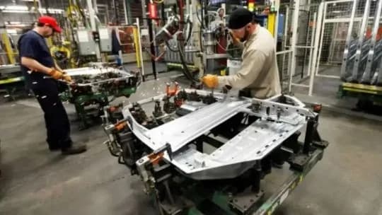 Desde la implementación de la Reforma Laboral se perdieron 36.000 empleos formales y cerraron 6.905 empresas